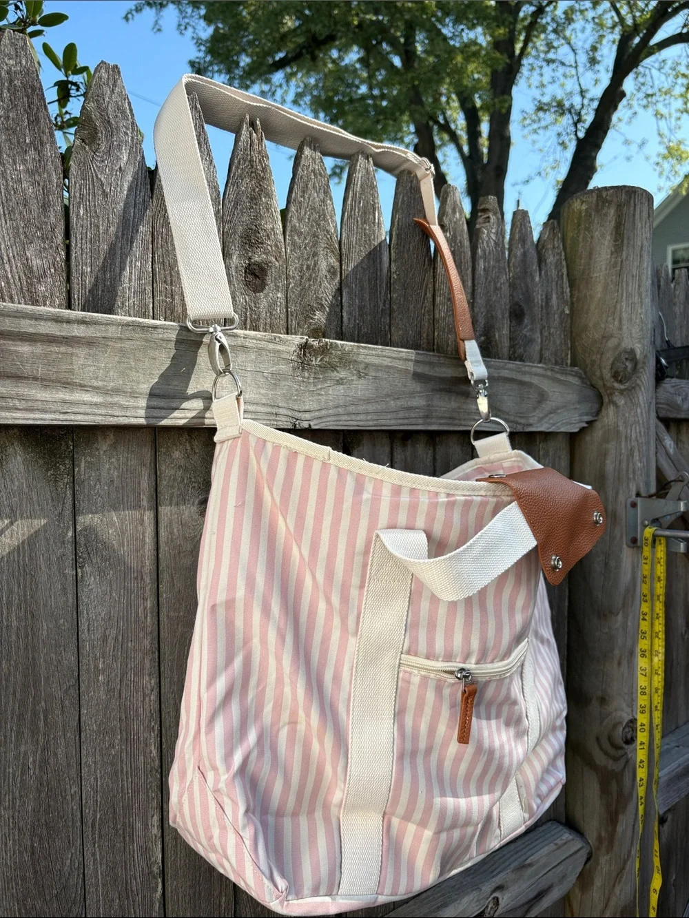 Cuffy’s Cape Cod large insulated pink stripe tote. NWT!